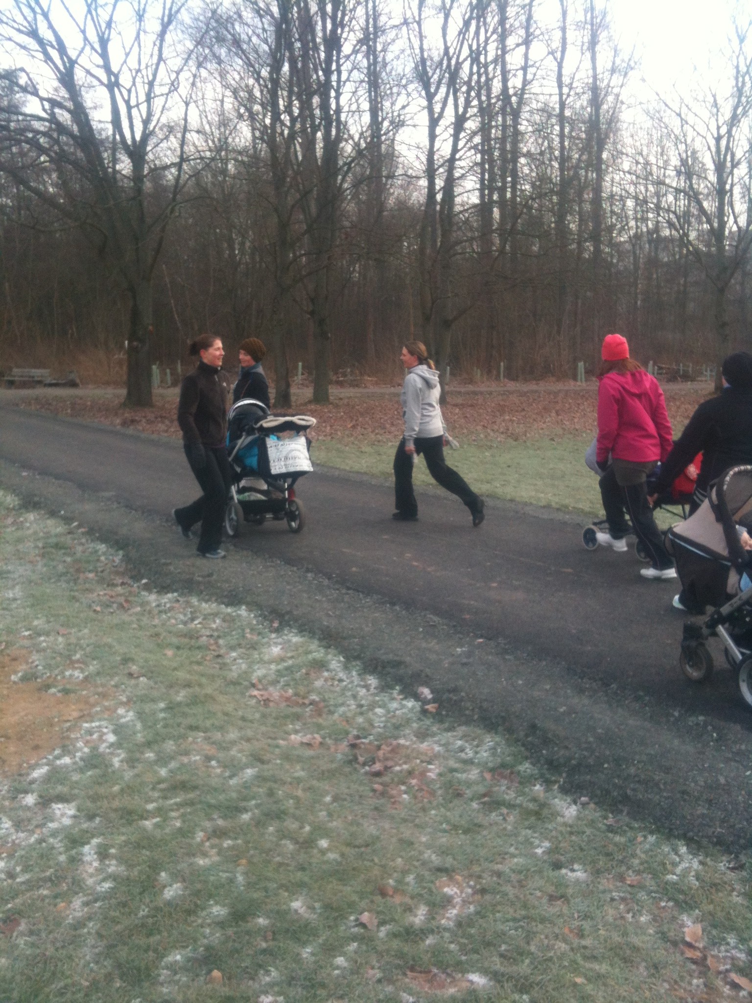 Effektive Fitness mit Baby im Schnee